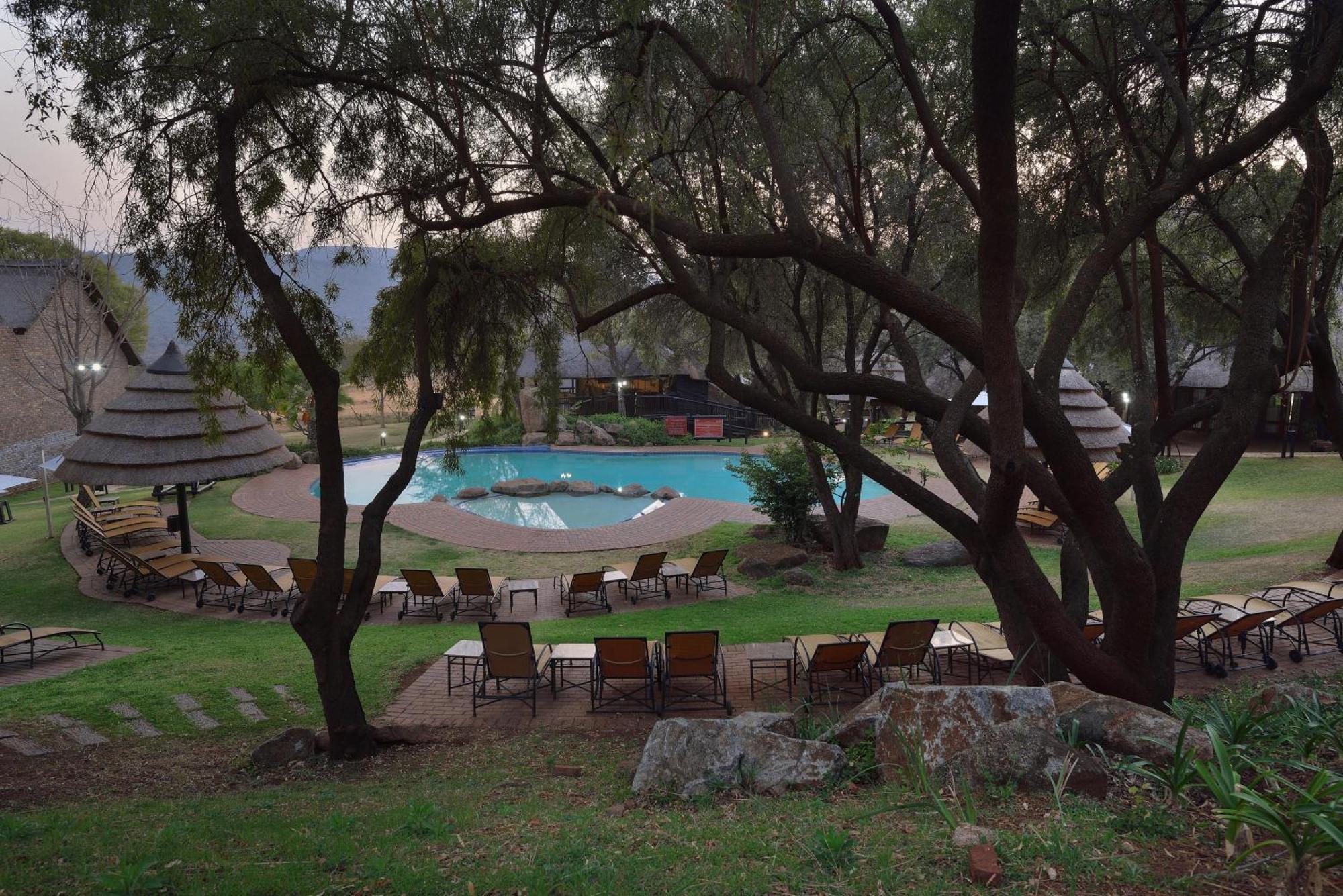 Bakubung Bush Lodge Лейдих Екстериор снимка
