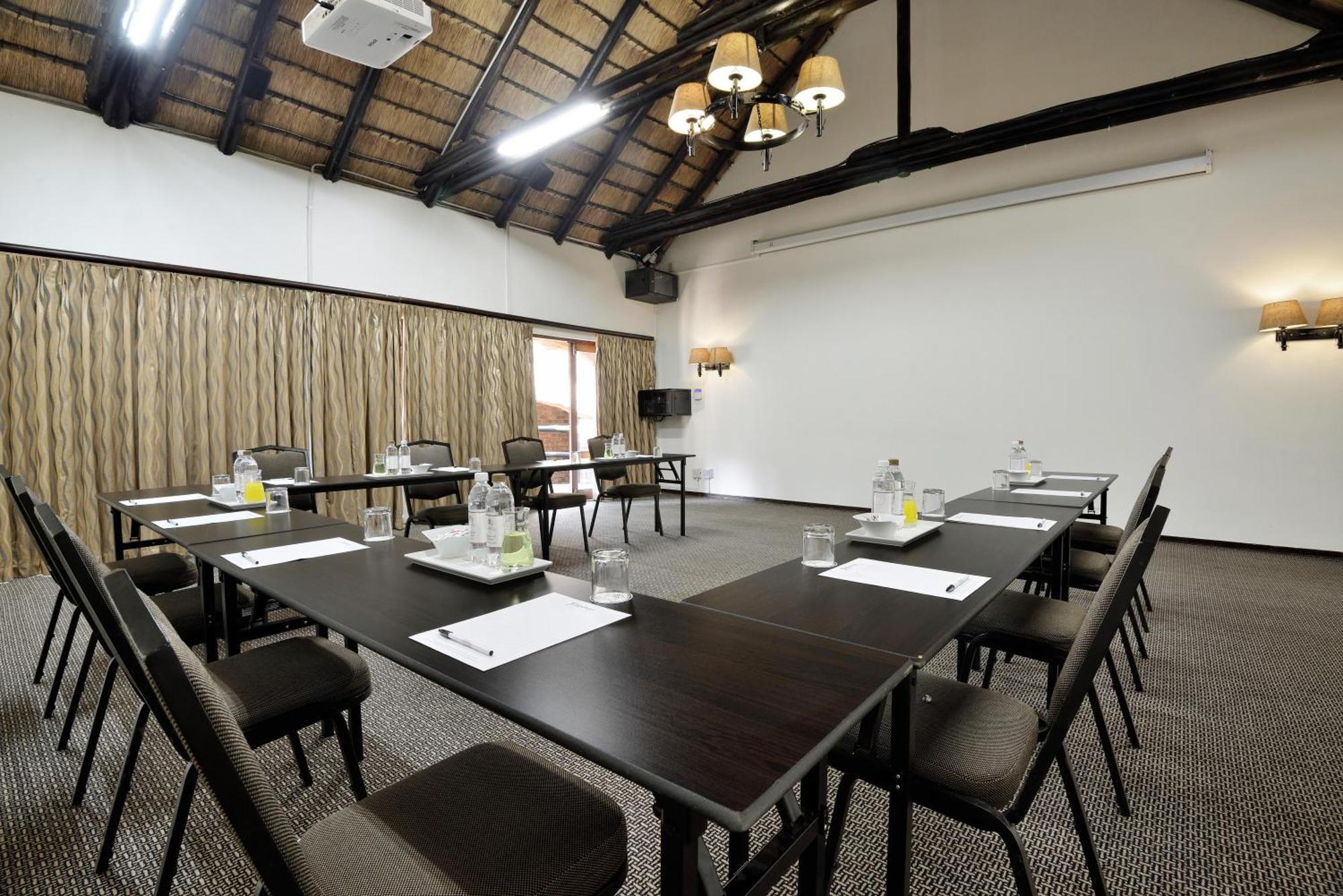 Bakubung Bush Lodge Лейдих Екстериор снимка