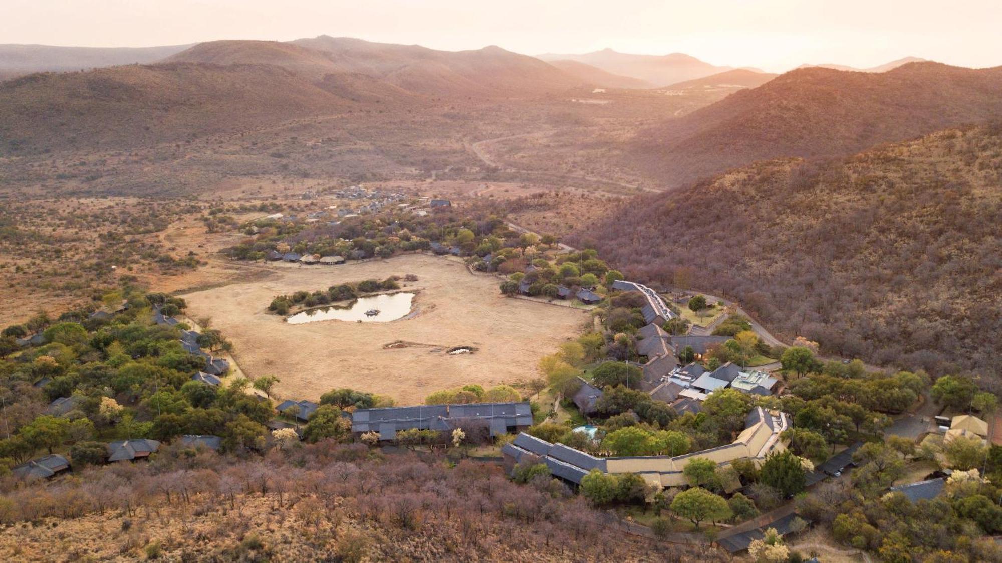 Bakubung Bush Lodge Лейдих Екстериор снимка