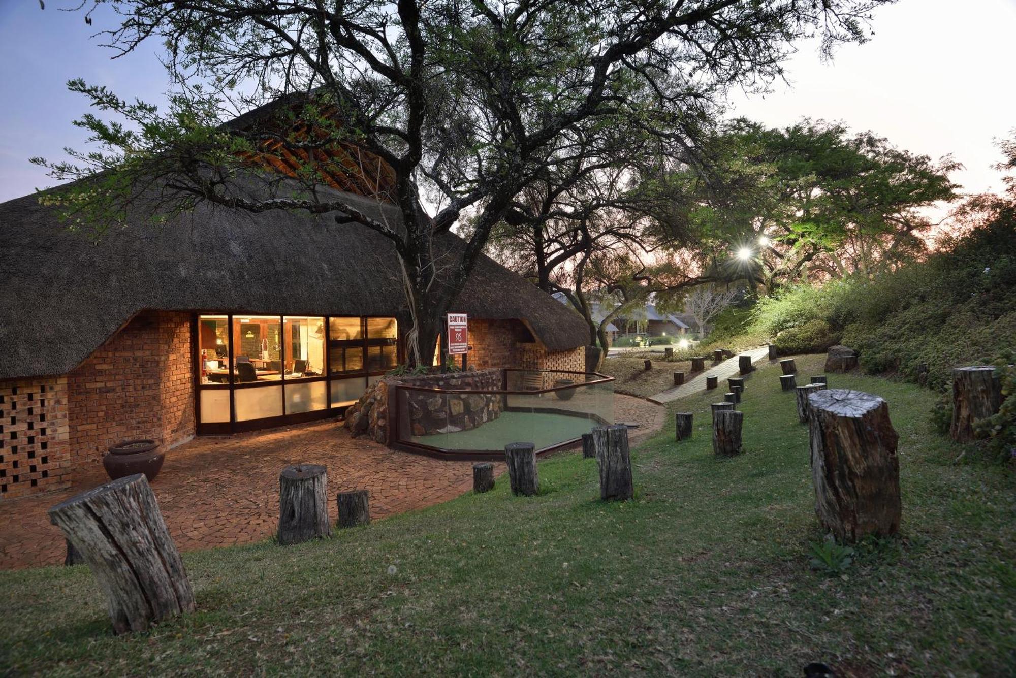 Bakubung Bush Lodge Лейдих Екстериор снимка